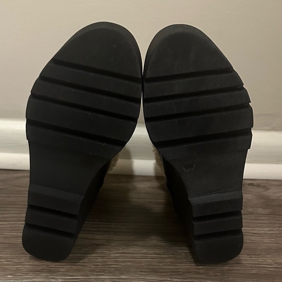 Guess Taanya Black Monogram Wedge Booties Size 6 - Picture 6 of 6